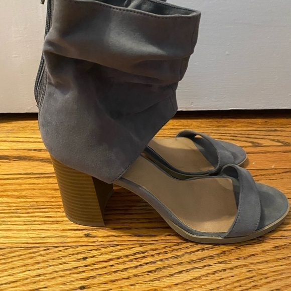 BRASH size 7.5 gray heels worn once - Picture 3 of 4
